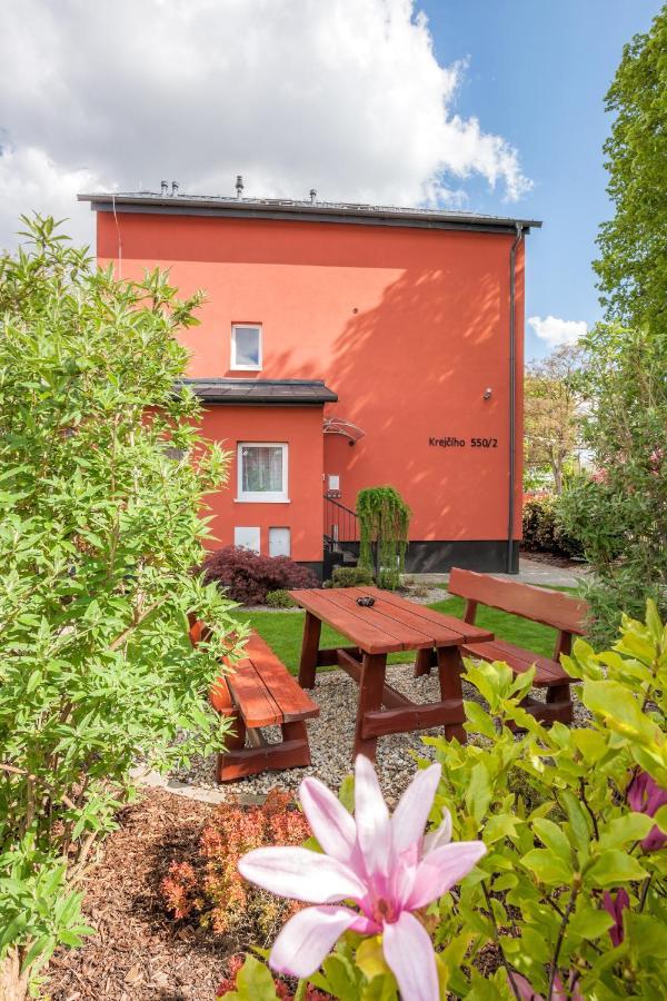 Elendris - Ubytovani U Kostela Brno Exterior foto